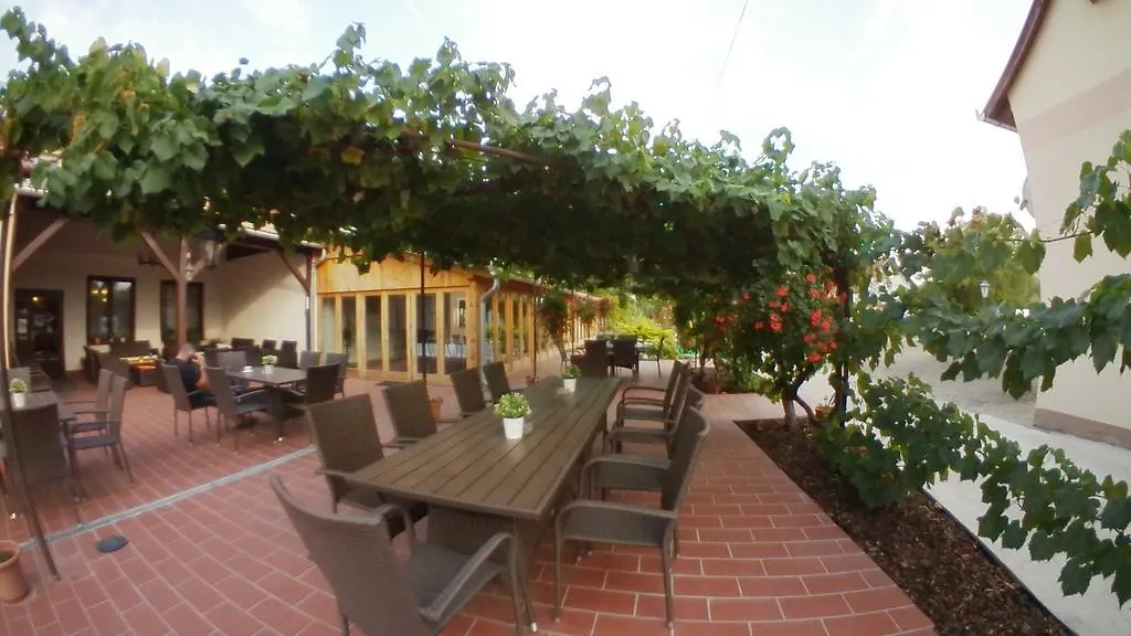 *** Mini-hôtel Hotel Forro Fogado & Bauer Bistro à Roszke Hongrie